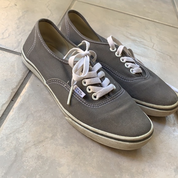 Vans - Picture 2 of 4